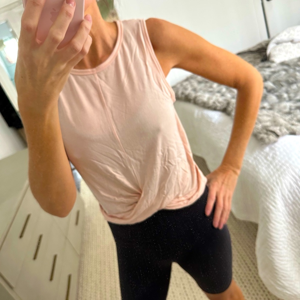 Alo work out yoga top baby pink